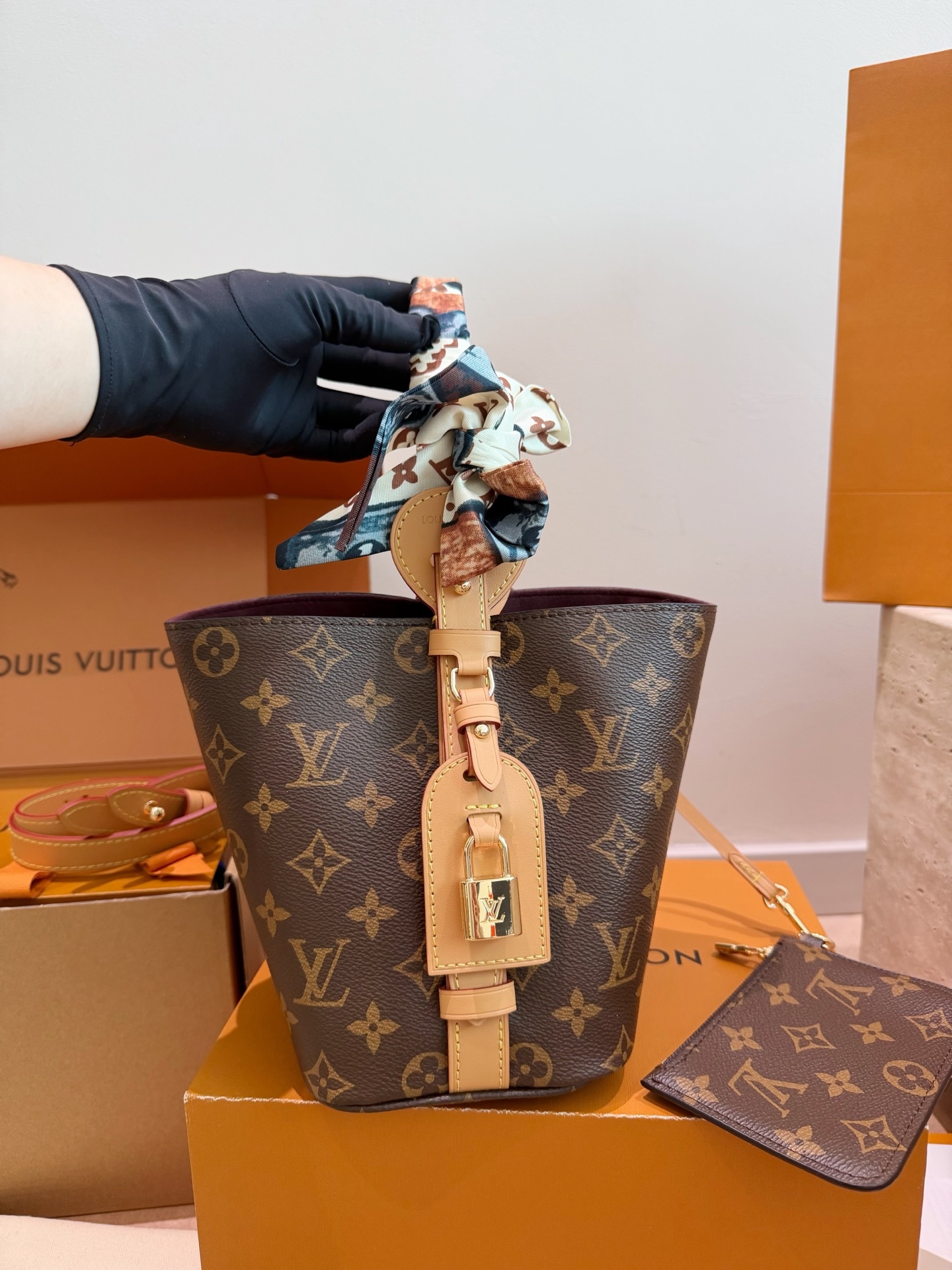 LV Luxury Monogram Handbag Monogram Canvas Cowhide Leather